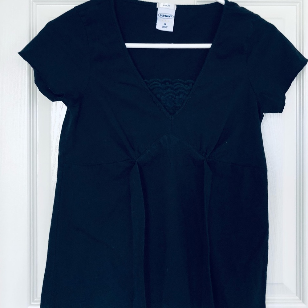Women OLD NAVY V-neck with lace short sleeve top